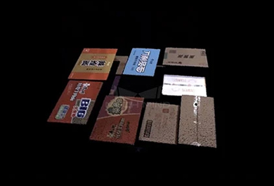 带有图案、胶带且紧密贴合的纸箱