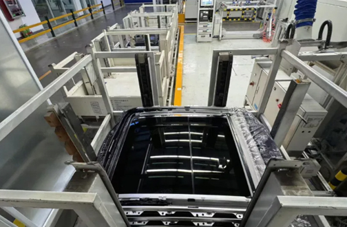 Case revealed the car sunroof production line: The "eye" journey of migrating technology
